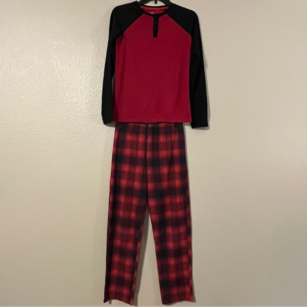 Cat & Jack Boy’s L (12/14) Red & Black Pajama Set